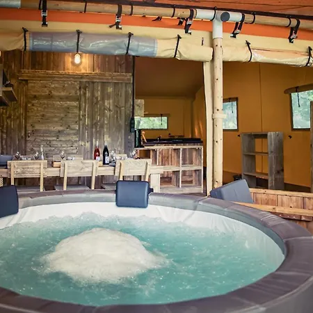Tente Insolite Jacuzzi Privatif En Pleine Nature ラグジュアリーテント *