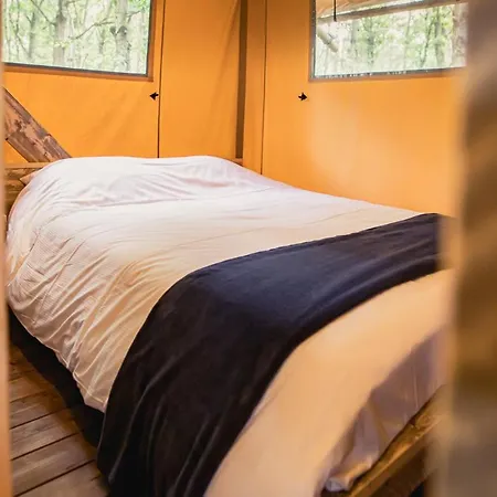 Luxury tent Tente Jacuzzi Privatif En Pleine Nature Thiel-sur-Acolin