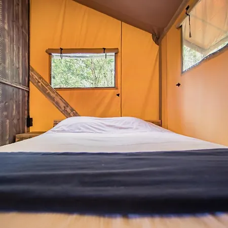 Luxury tent Tente Insolite Jacuzzi Privatif En Pleine Nature