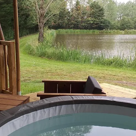 ラグジュアリーテント Tente Insolite Jacuzzi Privatif En Pleine Nature