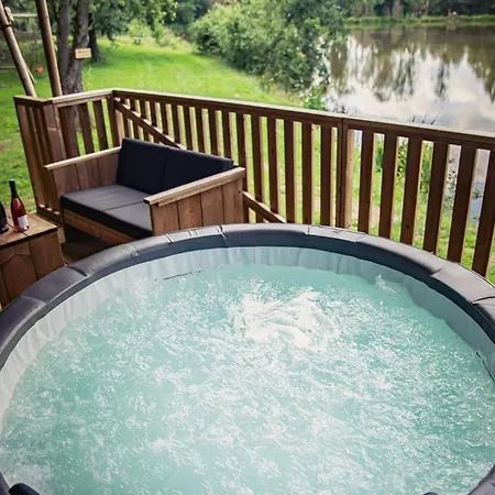 Tente Insolite Jacuzzi Privatif En Pleine Nature ラグジュアリーテント Thiel-sur-Acolin
